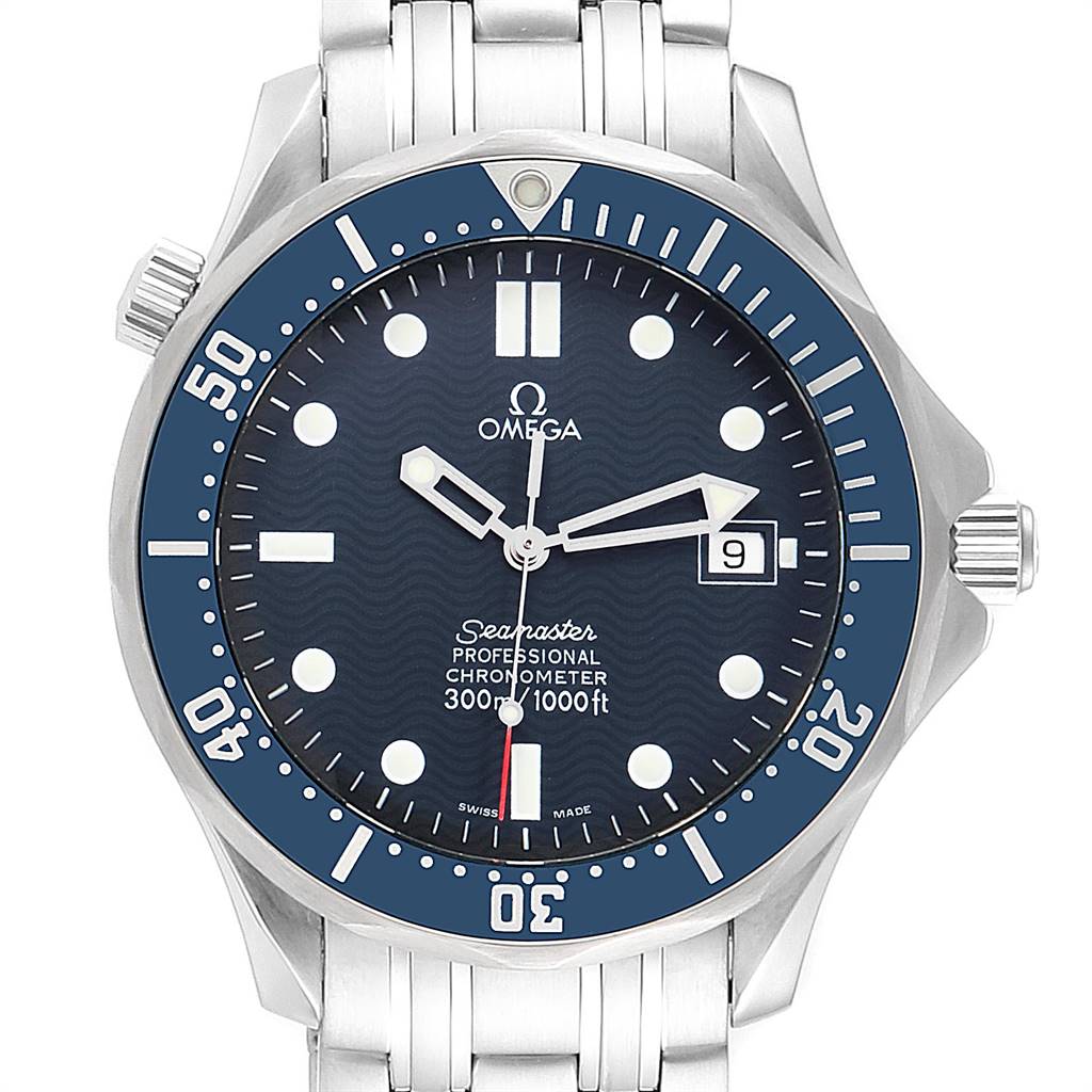 This image shows a front view of the Omega Seamaster 2531.80.00 Men
s Stainless Steel Blue Dial 2531.80.00 Men
s Stainless Steel Blue Dial watch, displaying the dial, bezel, hands, and part of the bracelet.