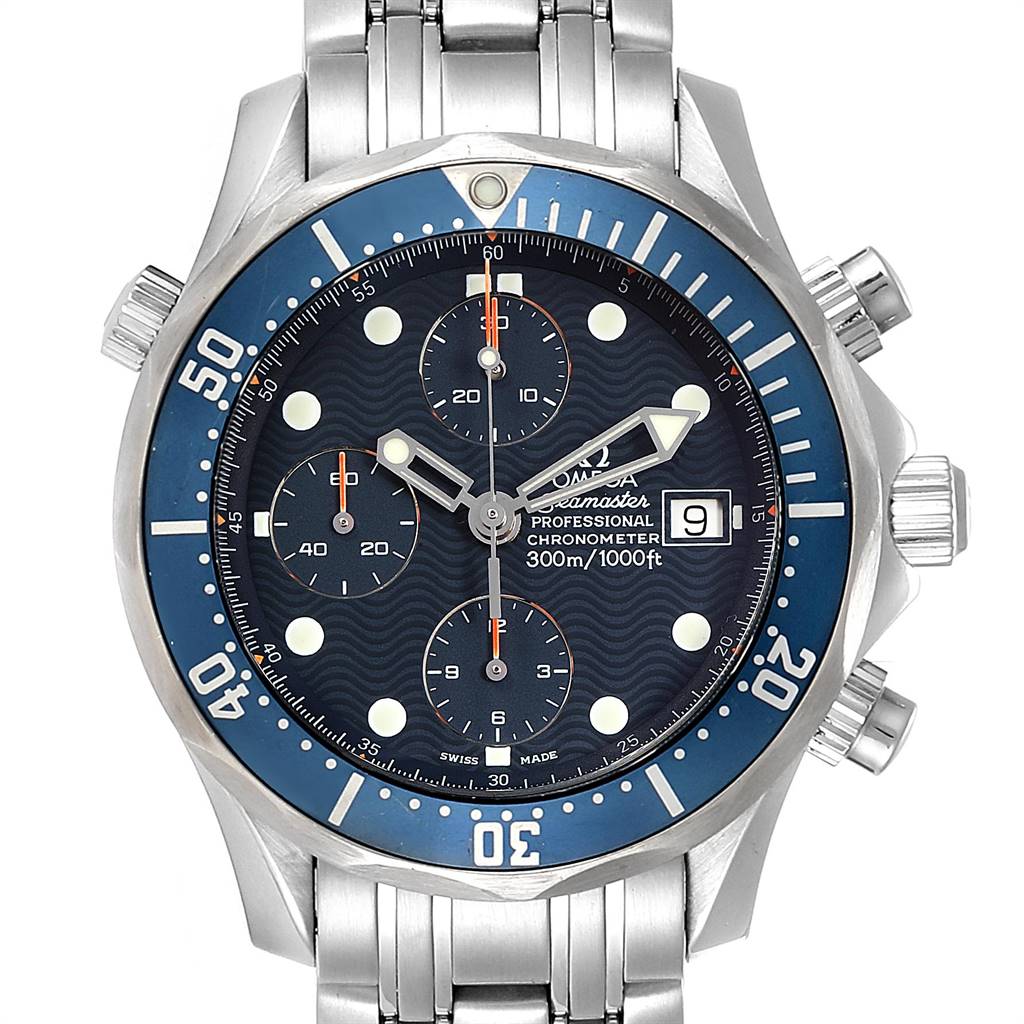 This image shows a front view of the Omega Seamaster 2599.80.00 Men
s Stainless Steel Blue Dial 2599.80.00 Men
s Stainless Steel Blue Dial watch, highlighting its dial, bezel, chronograph subdials, and crown.