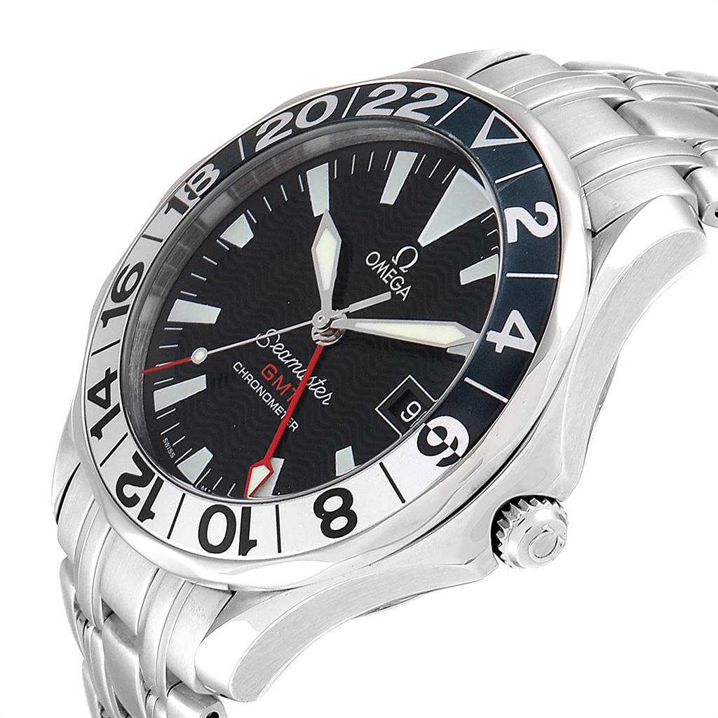 This image of the Omega Seamaster 2234.50.00 Men
s Stainless Steel Black Dial 2234.50.00 Men
s Stainless Steel Black Dial shows the watch face at a three-quarter angle, highlighting the bezel, dial, and a portion of the bracelet.