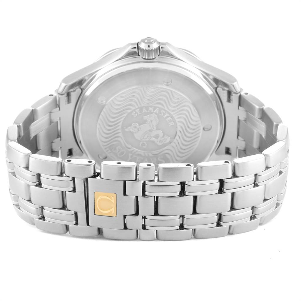 The image shows the back case and bracelet of the Omega Seamaster 2234.50.00 Men
s Stainless Steel Black Dial 2234.50.00 Men
s Stainless Steel Black Dial watch, highlighting the engraved logo and metal links.