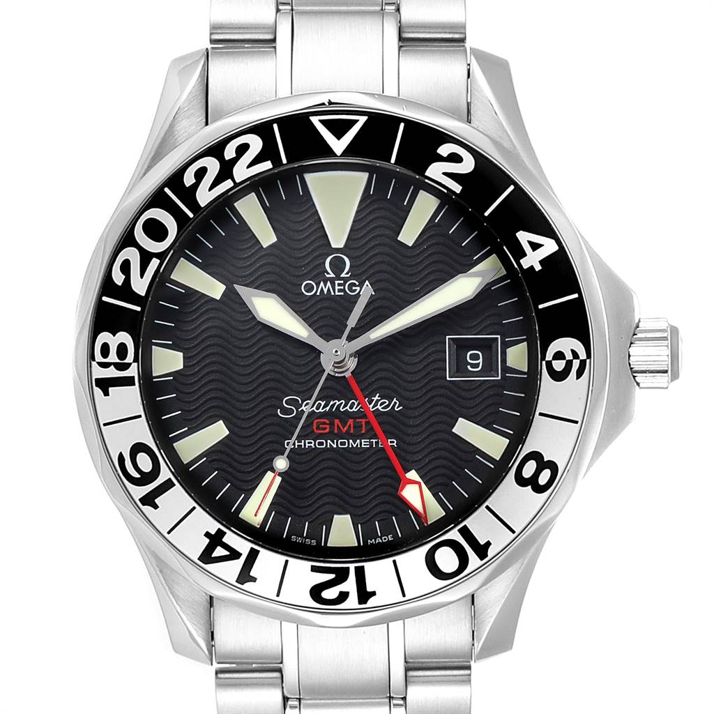 This image shows a front view of the Omega Seamaster 2234.50.00 Men
s Stainless Steel Black Dial 2234.50.00 Men
s Stainless Steel Black Dial GMT Chronometer watch, highlighting its face, bezel, and bracelet.