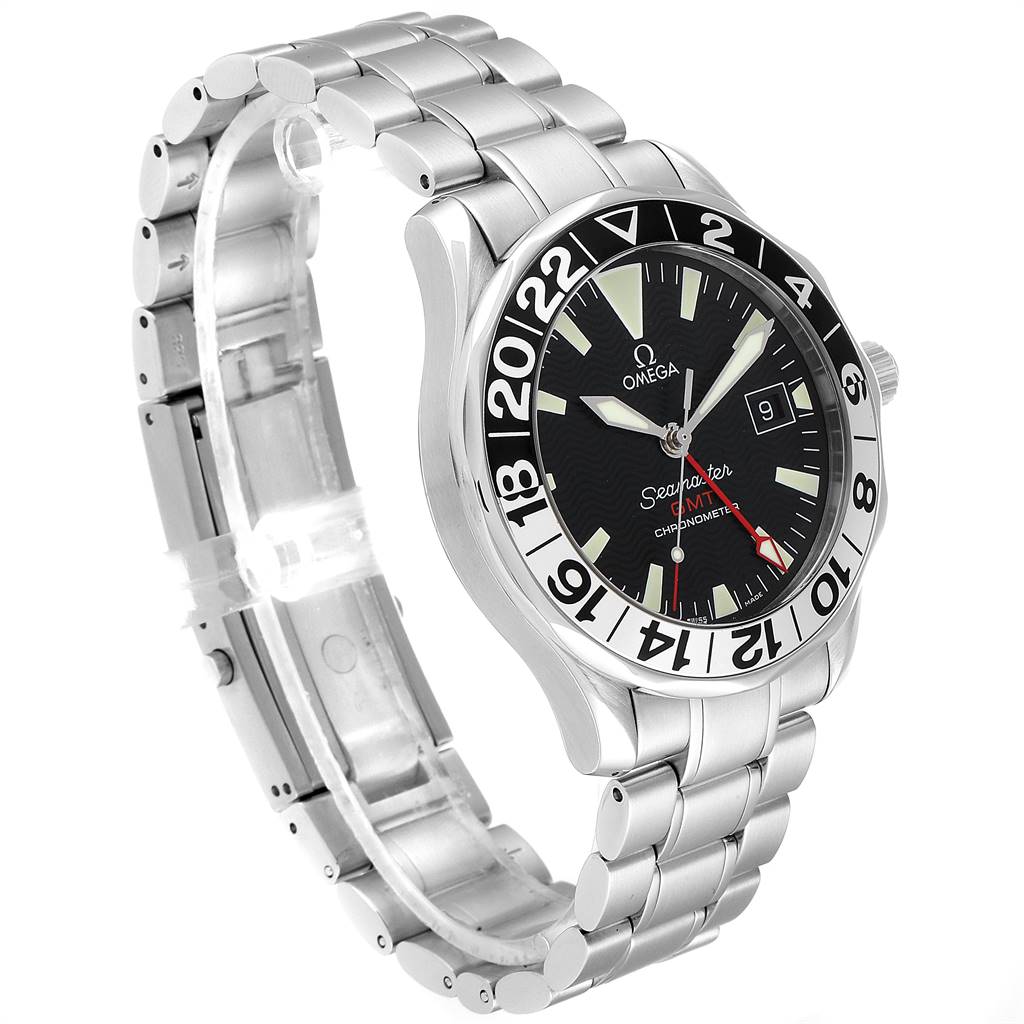 This Omega Seamaster 2234.50.00 Men
s Stainless Steel Black Dial 2234.50.00 Men
s Stainless Steel Black Dial watch is shown at a slight angle, highlighting the face, bezel, and part of the metal bracelet.