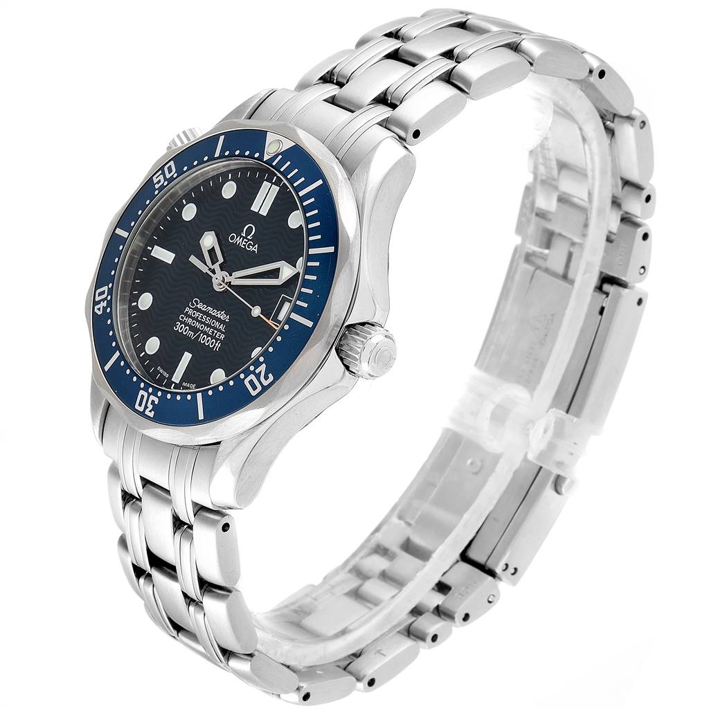 The image shows a side and top view of an Omega Seamaster 2551.80.00 Men
s Stainless Steel Blue Dial 2551.80.00 Men
s Stainless Steel Blue Dial watch, highlighting its dial, bezel, crown, and bracelet.