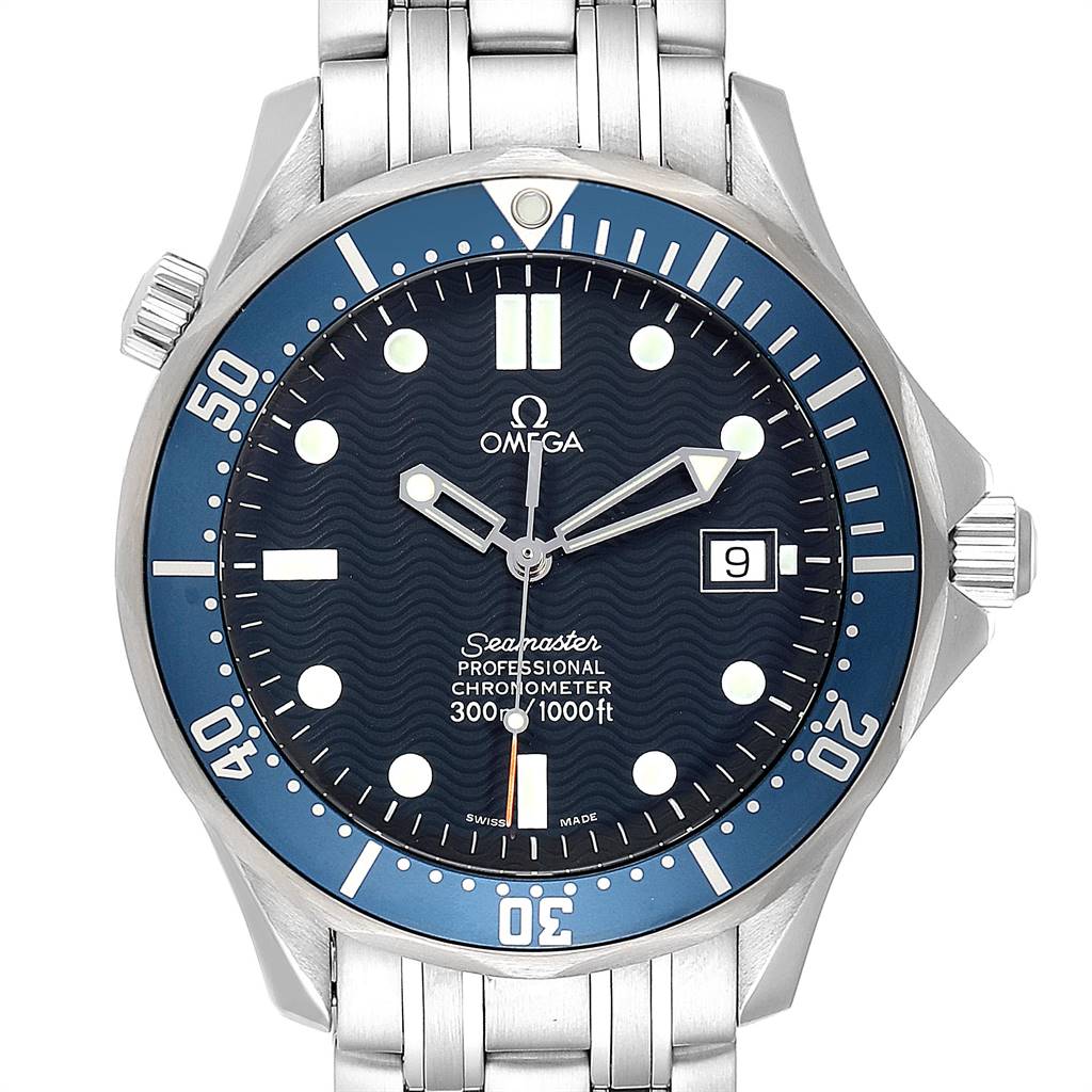 This image shows a close-up, front view of the Omega Seamaster 2531.80.00 Men
s Stainless Steel Blue Dial 2531.80.00 Men
s Stainless Steel Blue Dial watch, highlighting its blue dial and stainless steel bracelet.