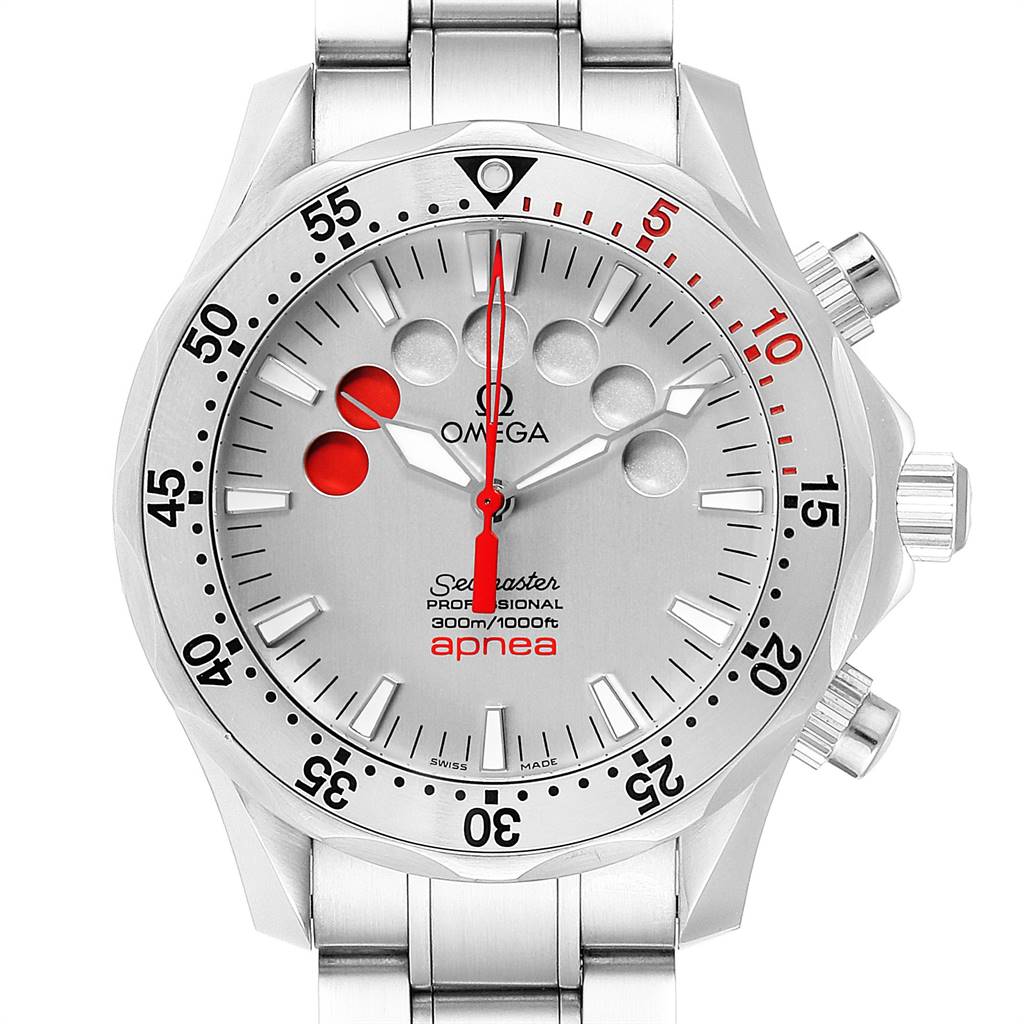 This image shows a front view of the Omega Seamaster 2595.30.00 Men
s Stainless Steel Silver Dial 2595.30.00 Men
s Stainless Steel Silver Dial Apnea watch featuring its dial, bezel, and part of the bracelet.