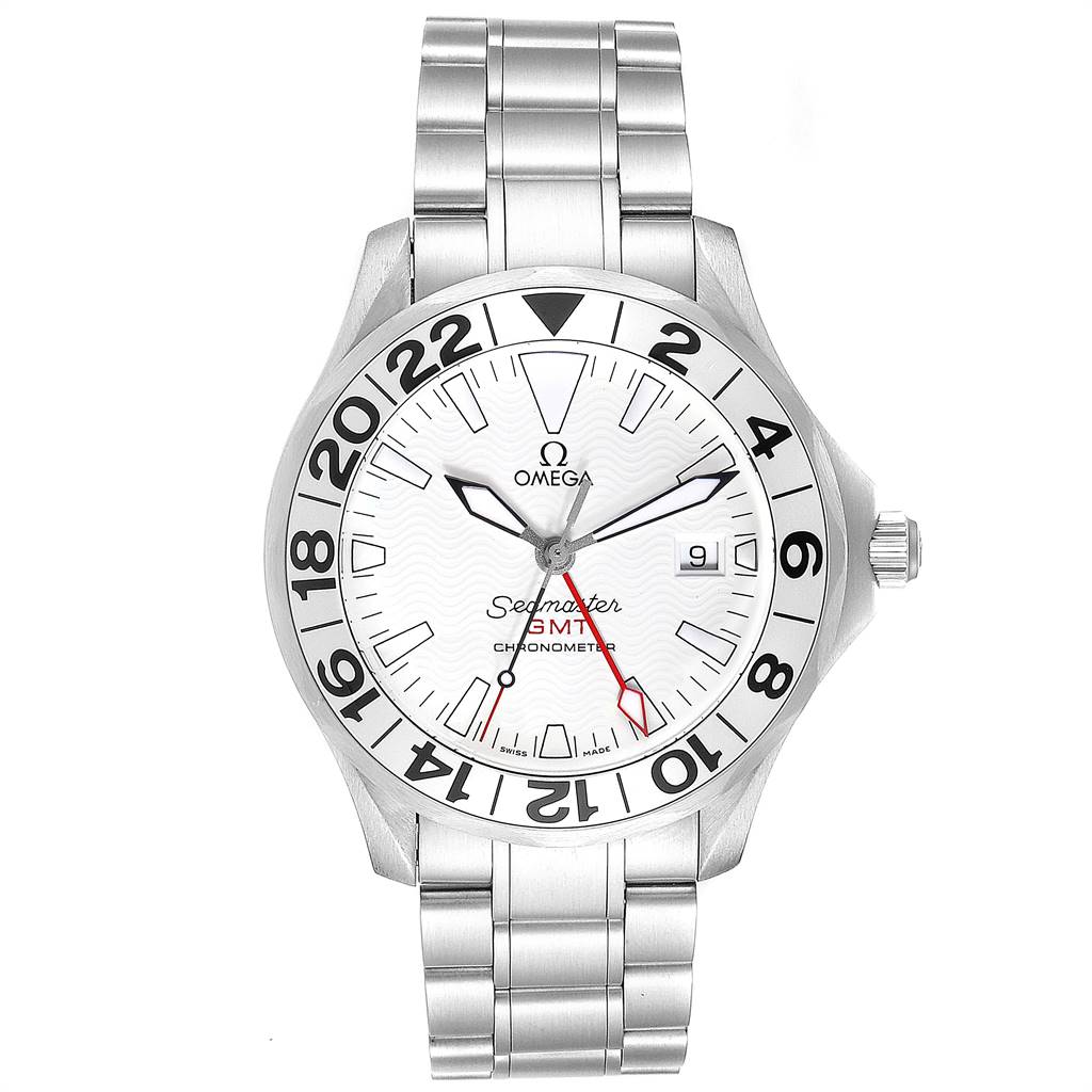 The image shows a frontal view of an Omega Seamaster 2538.20.00 Men
s Stainless Steel White Dial 2538.20.00 Men
s Stainless Steel White Dial watch, displaying its face, bezel, crown, and stainless steel bracelet.