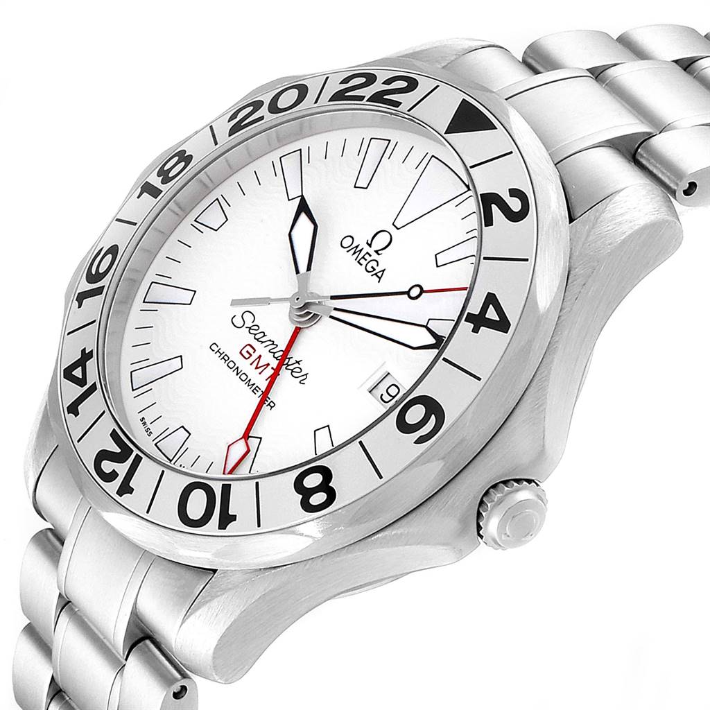 This image shows a frontal view of the Omega Seamaster 2538.20.00 Men
s Stainless Steel White Dial 2538.20.00 Men
s Stainless Steel White Dial GMT watch, highlighting the face, bezel, and part of the strap.