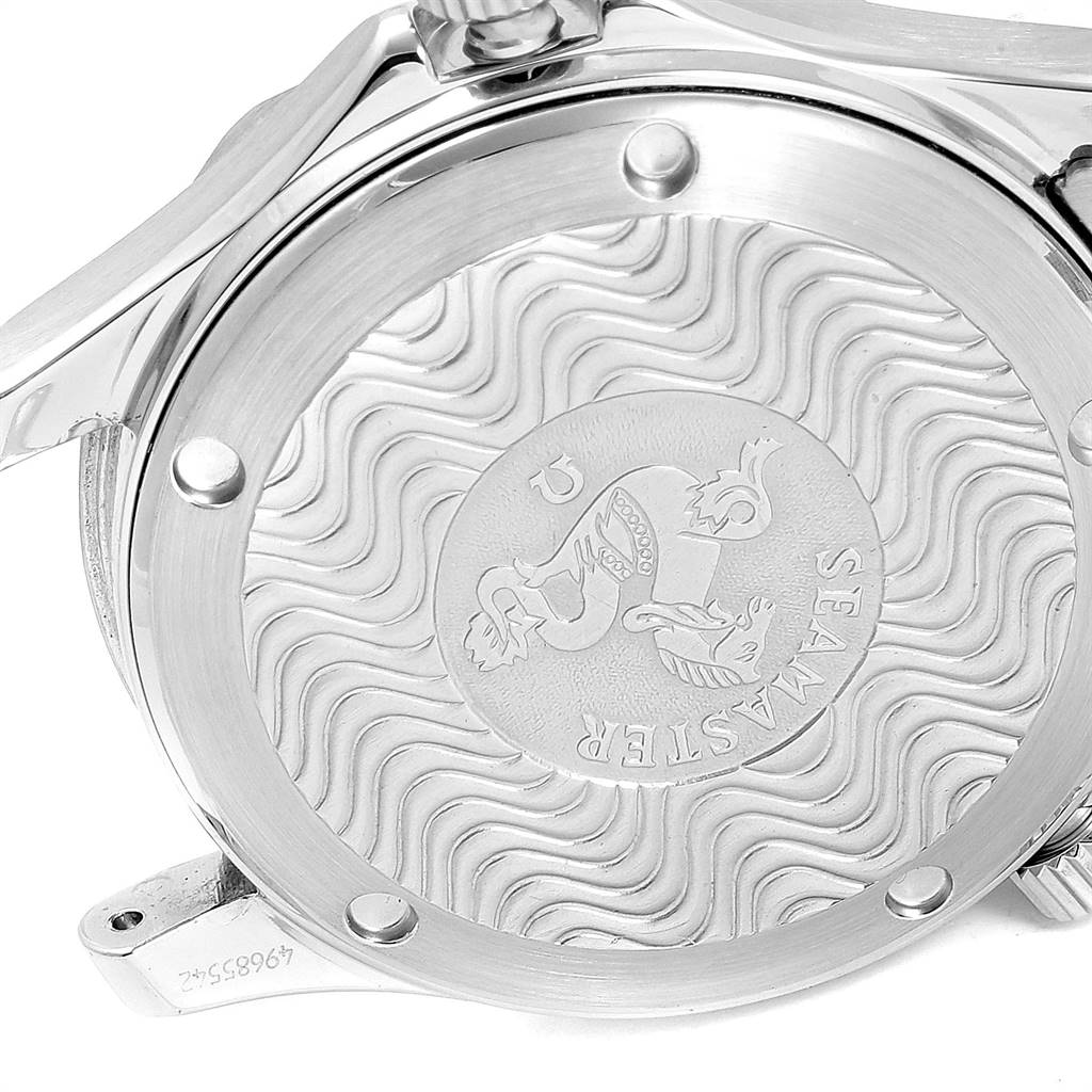 The image shows the back case of the Omega Seamaster 2551.80.00 Men
s Stainless Steel Blue Dial 2551.80.00 Men
s Stainless Steel Blue Dial watch, highlighting its engraved design and branding.