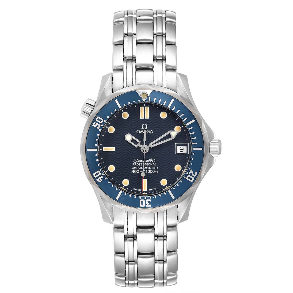 The image shows a front view of the Omega Seamaster 2551.80.00 Men
s Stainless Steel Blue Dial 2551.80.00 Men
s Stainless Steel Blue Dial watch featuring its bezel, dial, hands, and stainless steel bracelet.