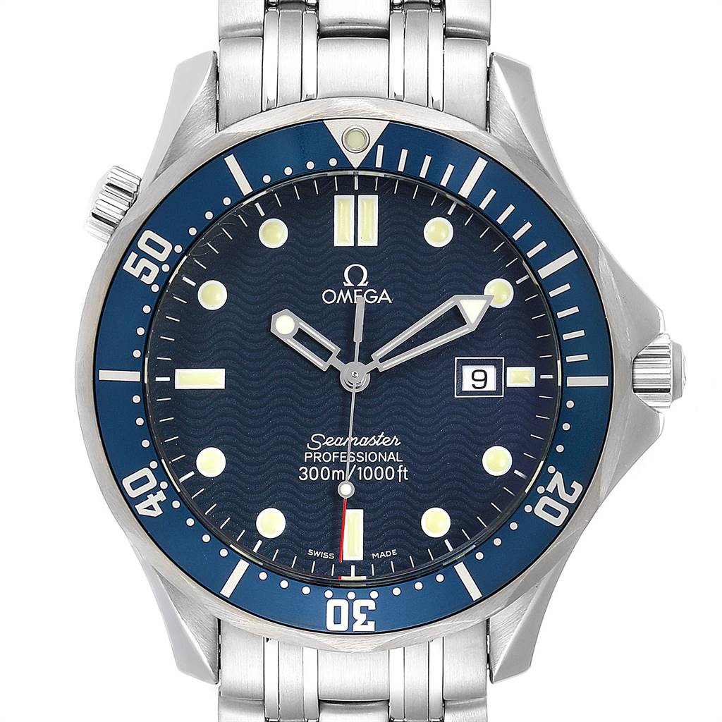 This image shows a front view of an Omega Seamaster 2541.80.00 Men
s Stainless Steel Blue Dial 2541.80.00 Men
s Stainless Steel Blue Dial watch, highlighting the blue dial, date window, and stainless steel bracelet.