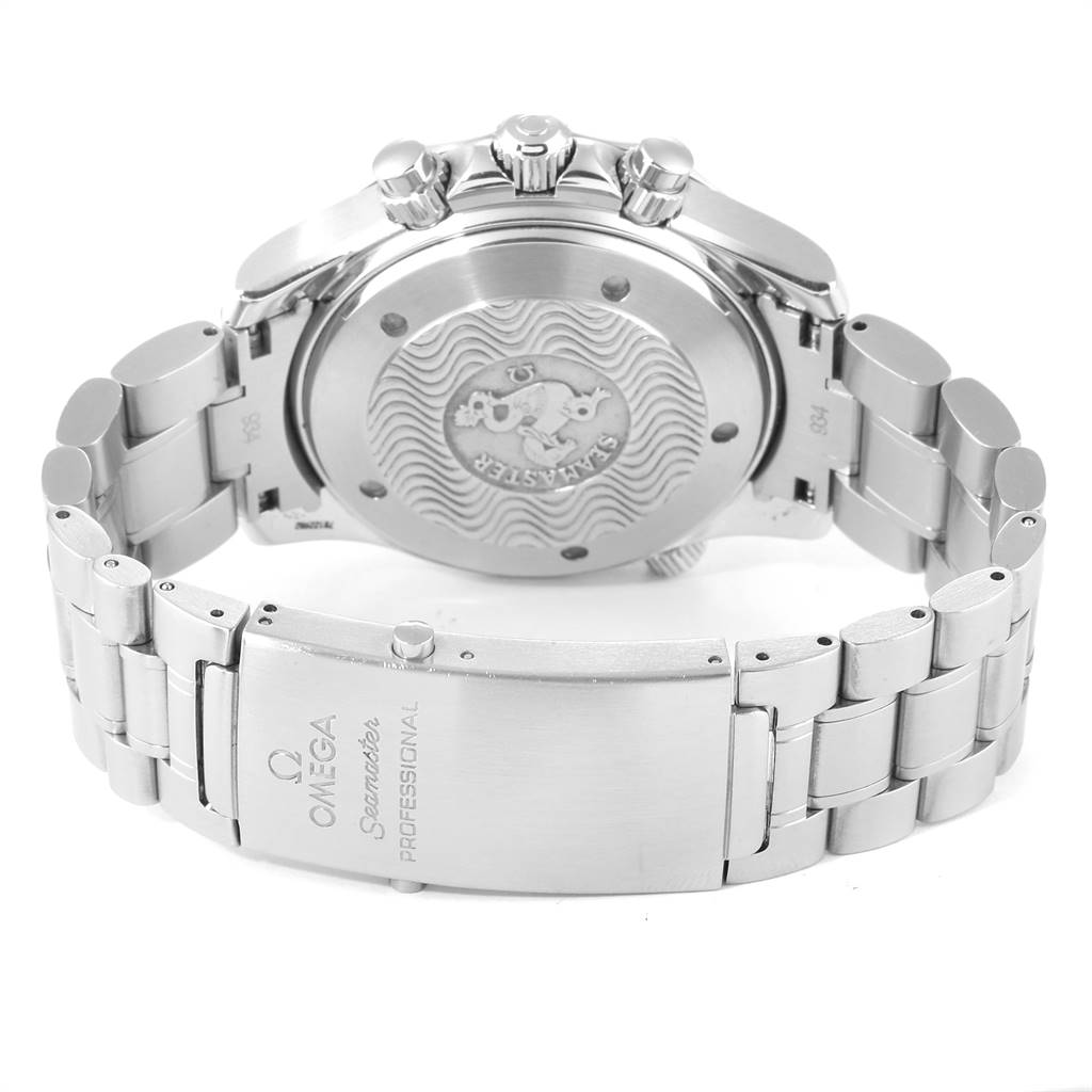 The image shows the back and clasp of the Omega Seamaster 2594.52.00 Men
s Stainless Steel Black Dial 2594.52.00 Men
s Stainless Steel Black Dial watch, highlighting its stainless steel band and case back design.