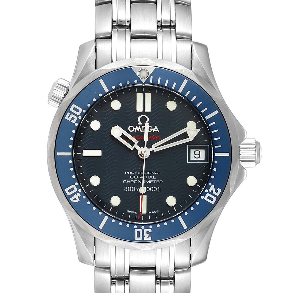 The image shows a front view of the Omega Seamaster 2221.80.00 Men
s Stainless Steel Blue Dial 2221.80.00 Men
s Stainless Steel Blue Dial watch, highlighting its face, bezel, and stainless steel bracelet.