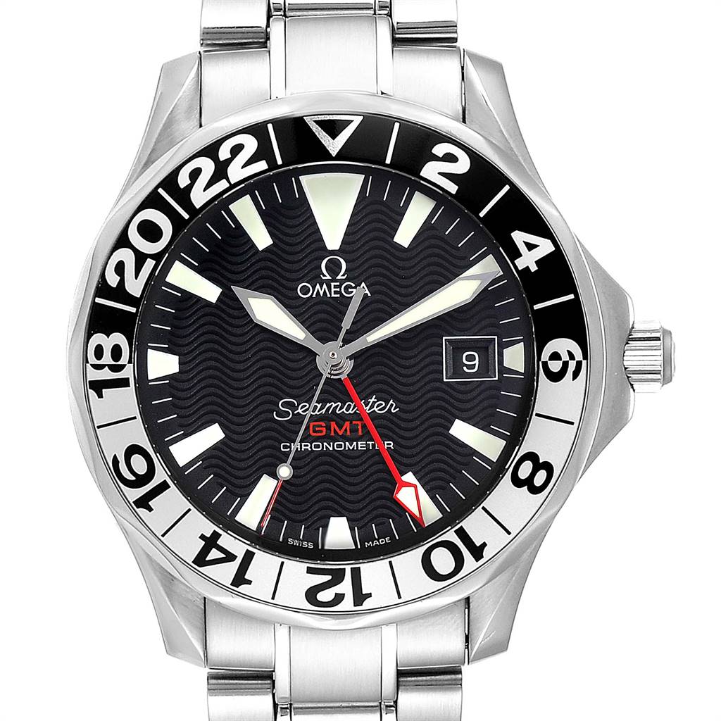 The image shows a front view of the Omega Seamaster 2536.50.00 Men
s Stainless Steel Black Dial 2536.50.00 Men
s Stainless Steel Black Dial GMT watch, highlighting its face, dial, hands, bezel, and bracelet.