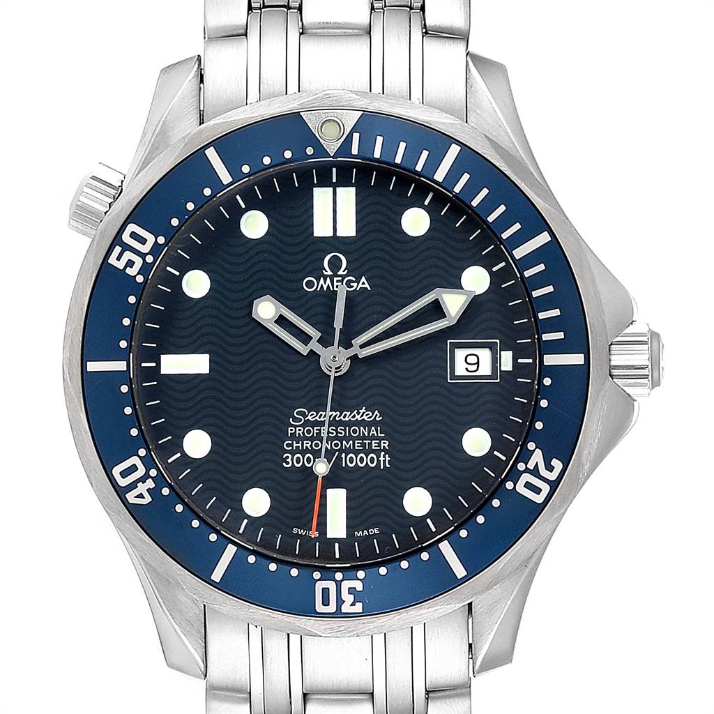 This image shows a front view of an Omega Seamaster 2531.80.00 Men
s Stainless Steel Blue Dial 2531.80.00 Men
s Stainless Steel Blue Dial watch, displaying the dial, bezel, hands, and part of the bracelet.