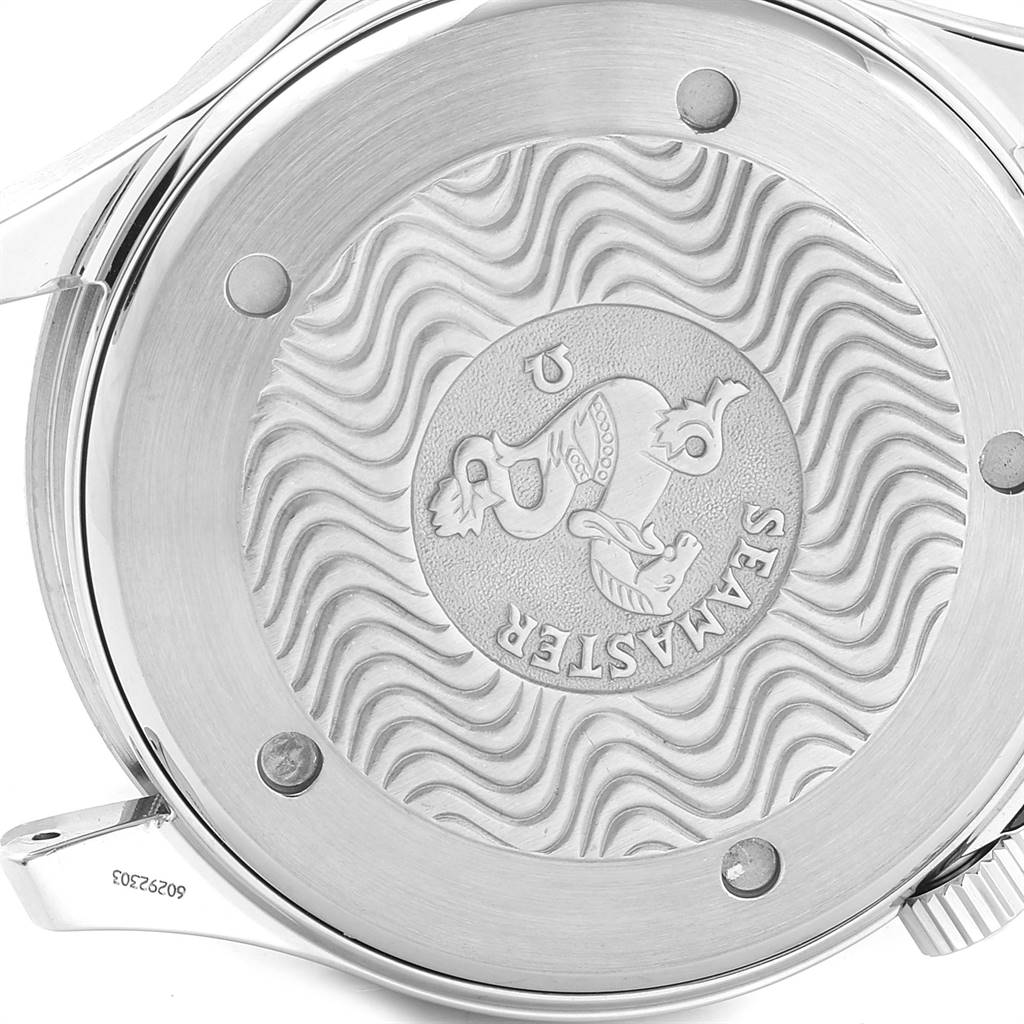 The image shows the back case of an Omega Seamaster 2531.80.00 Men
s Stainless Steel Blue Dial 2531.80.00 Men
s Stainless Steel Blue Dial watch featuring an engraved seahorse logo and wave pattern.