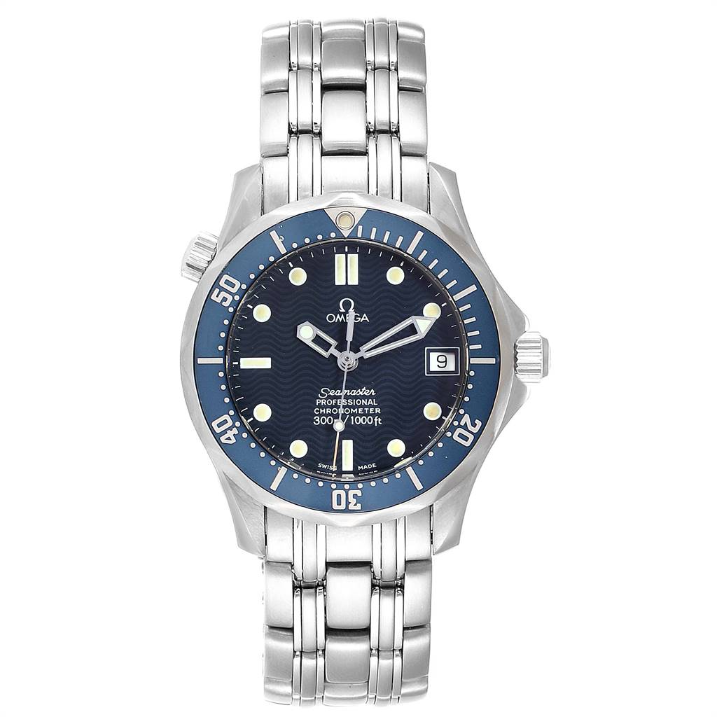 The image shows a front view of the Omega Seamaster 2551.80.00 Men
s Blue Dial 2551.80.00 Men
s Blue Dial watch, displaying its face, bezel, and stainless steel bracelet.