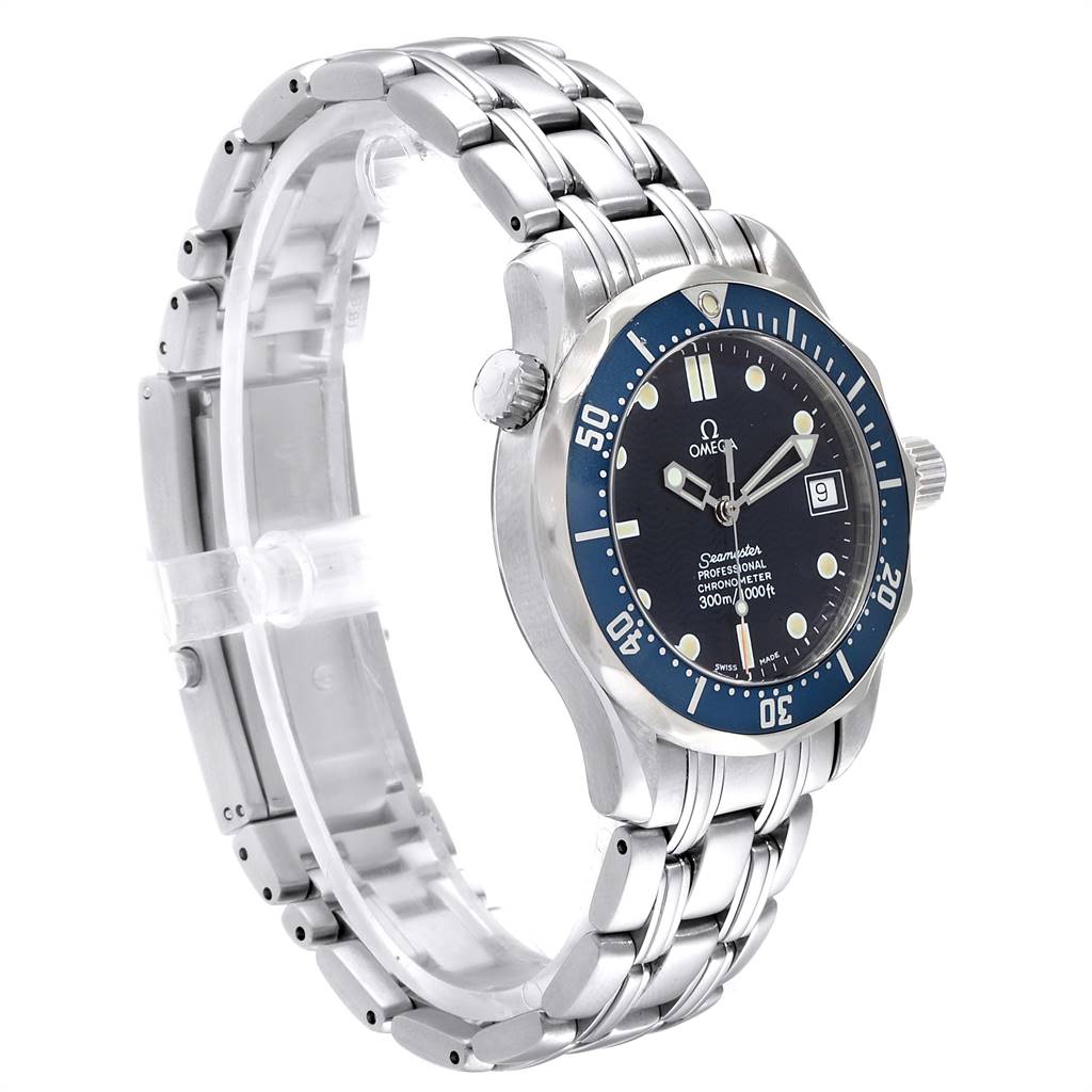 The image shows the Omega Seamaster 2551.80.00 Men
s Blue Dial 2551.80.00 Men
s Blue Dial watch at an angled side view, highlighting its bezel, dial, bracelet, and crown.