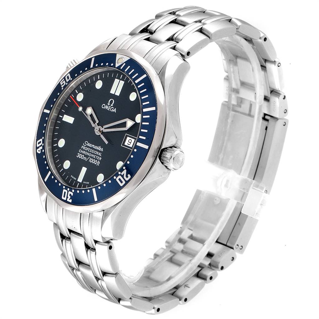 The image shows the full view of an Omega Seamaster 2531.80.00 Men
s Stainless Steel Blue Dial 2531.80.00 Men
s Stainless Steel Blue Dial watch from a side angle, highlighting the face, bezel, crown, and bracelet.