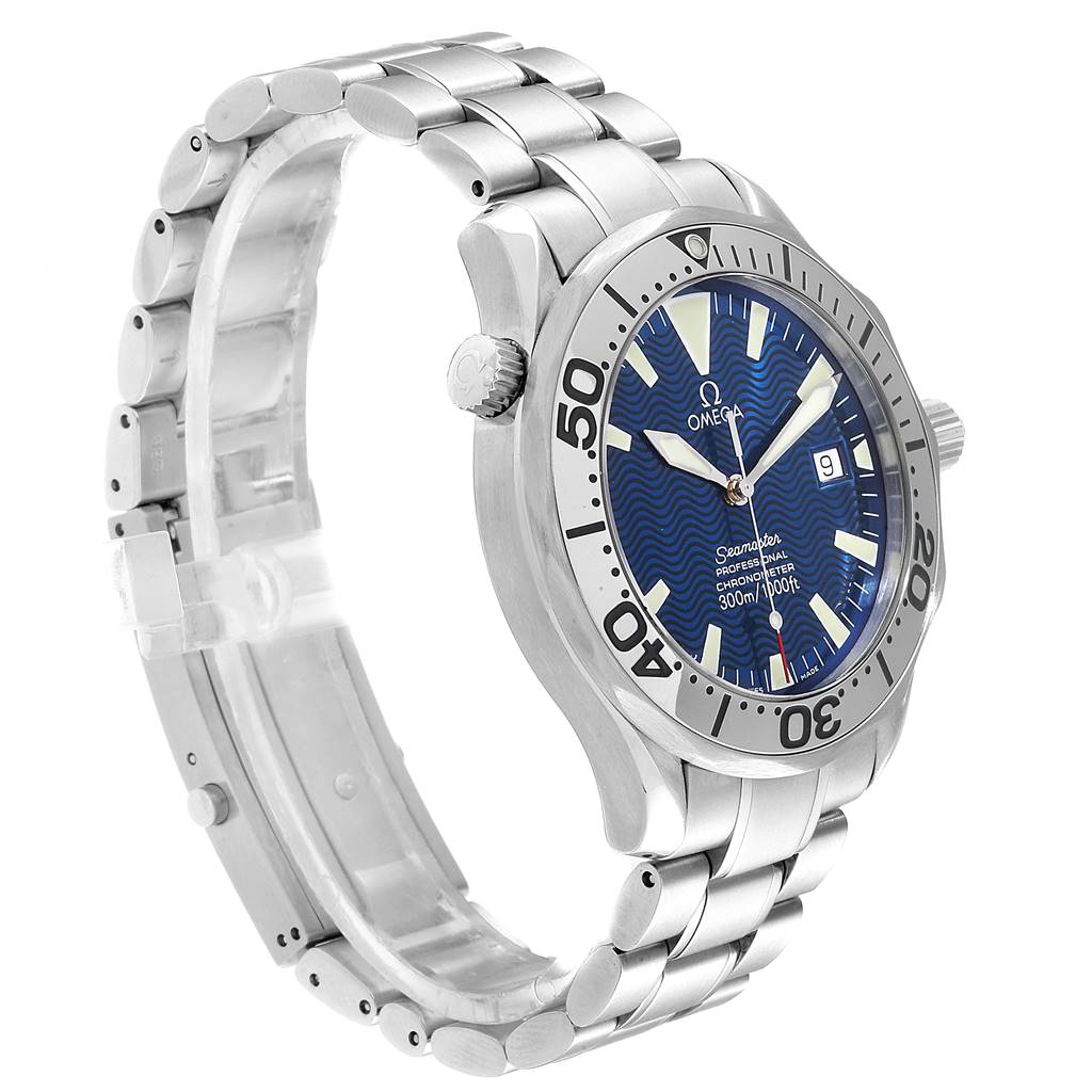 The image shows an Omega Seamaster 2255.80.00 Men
s Stainless Steel Blue Dial 2255.80.00 Men
s Stainless Steel Blue Dial watch angled to display the face, bezel, and part of the stainless steel bracelet.