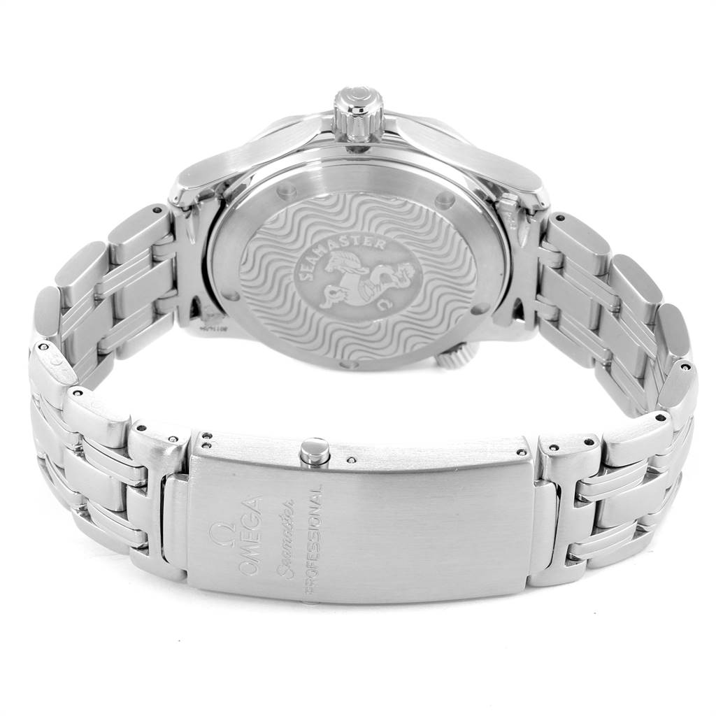 The image shows the back view of an Omega Seamaster 2551.80.00 Men
s Stainless Steel Blue Dial 2551.80.00 Men
s Stainless Steel Blue Dial watch, highlighting the case back, bracelet, and clasp.