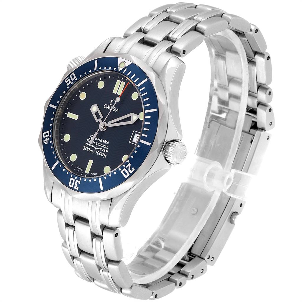 The image shows an Omega Seamaster 2551.80.00 Men
s Stainless Steel Blue Dial 2551.80.00 Men
s Stainless Steel Blue Dial watch at a three-quarter angle highlighting its face, bezel, and stainless steel bracelet.