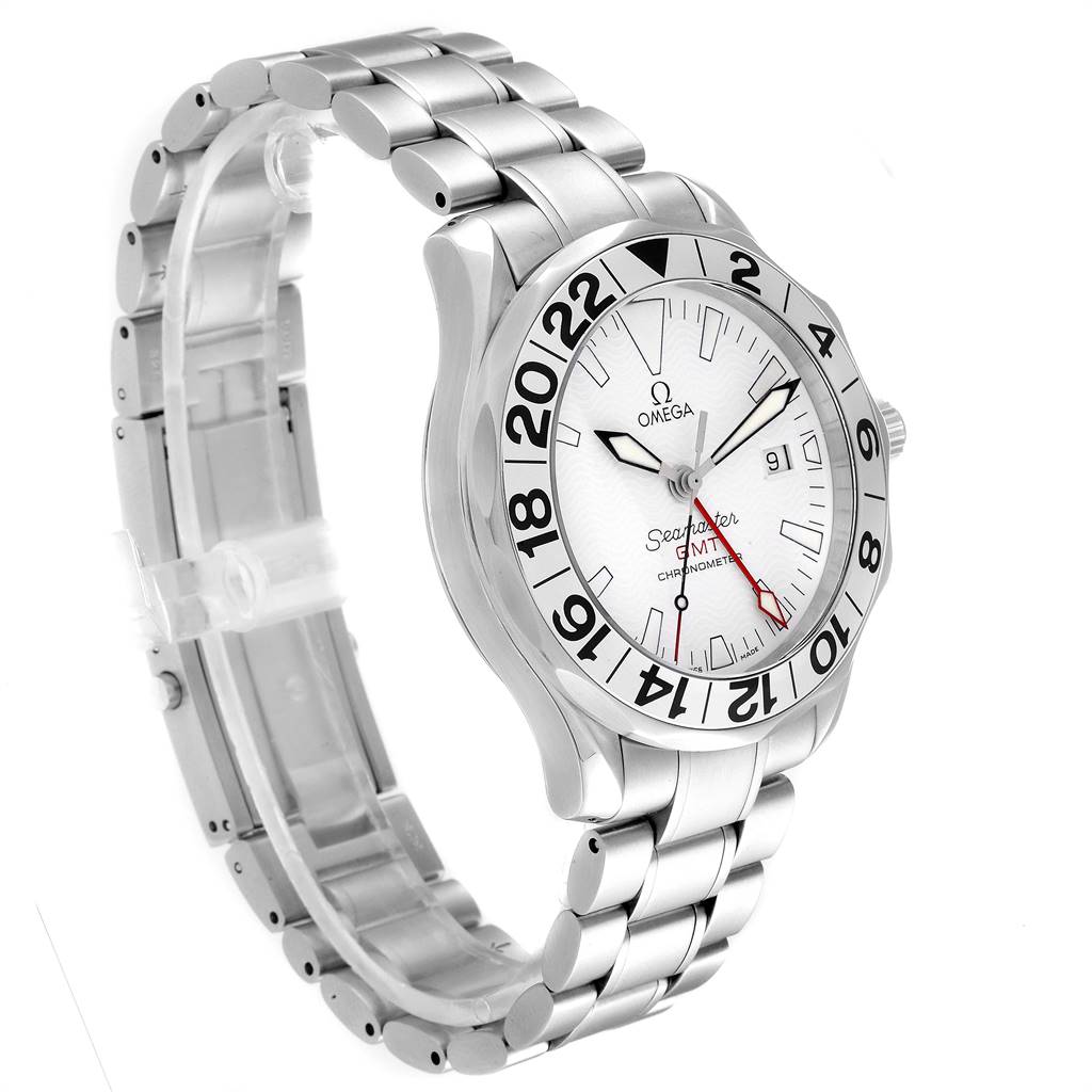 The image shows a side angle of the Omega Seamaster 2538.20.00 Men
s Stainless Steel White Dial 2538.20.00 Men
s Stainless Steel White Dial watch, highlighting the bracelet, bezel, and dial.
