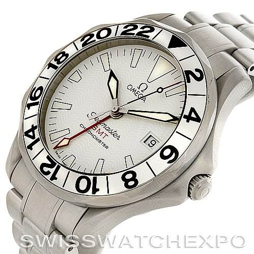 The image shows an angled view of an Omega Seamaster 25382000 OR 2538.20.00 Men
s Stainless Steel White Dial 25382000 OR 2538.20.00 Men
s Stainless Steel White Dial watch featuring the bezel, dial, hands, bracelet, and crown.