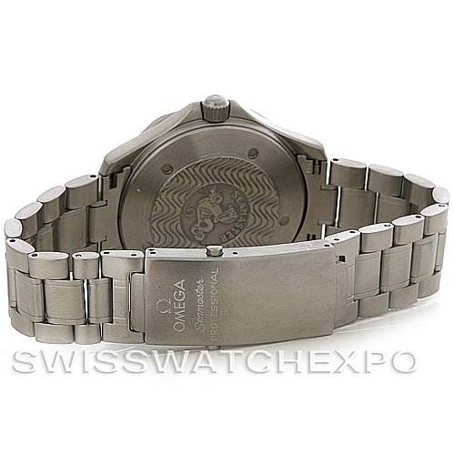 The image shows the back case and clasp of an Omega Seamaster 25382000 OR 2538.20.00 Men
s Stainless Steel White Dial 25382000 OR 2538.20.00 Men
s Stainless Steel White Dial watch from a rear angle.