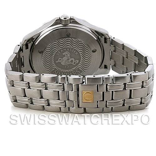 The image shows the back case and bracelet of an Omega Seamaster 2534.50 Men
s Stainless Steel Black Dial 2534.50 Men
s Stainless Steel Black Dial watch.