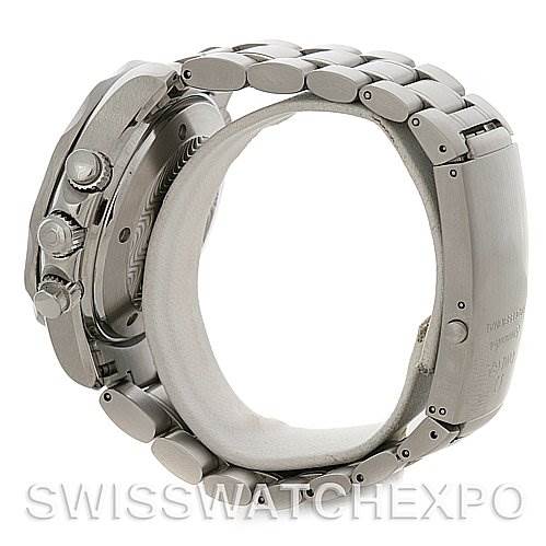 This image shows the side view of an Omega Seamaster 2594.52 Men's Stainless Steel Black Dial 2594.52 Men's Stainless Steel Black Dial watch's case and stainless steel bracelet, highlighting the crown and pushers.