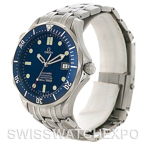 The image displays an Omega Seamaster 2531.80 Men
s Stainless Steel Blue Dial 2531.80 Men
s Stainless Steel Blue Dial watch from a three-quarter angle, showcasing its blue dial, bezel, date window, and stainless steel bracelet.
