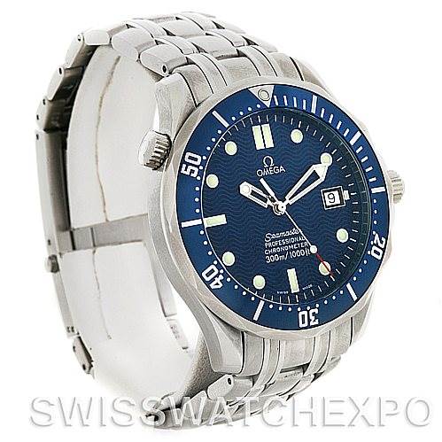 The image shows an angled view of the Omega Seamaster 2531.80 Men
s Stainless Steel Blue Dial 2531.80 Men
s Stainless Steel Blue Dial watch, highlighting its face, bezel, and metallic bracelet.