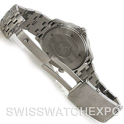 The image shows the back view and bracelet clasp of an Omega Seamaster 2531.80 Men
s Stainless Steel Blue Dial 2531.80 Men
s Stainless Steel Blue Dial watch.