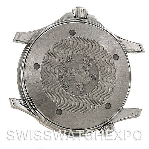 The image shows the back case of an Omega Seamaster 2531.80 Men
s Stainless Steel Blue Dial 2531.80 Men
s Stainless Steel Blue Dial watch, displaying its engraved logo and screw-back design.