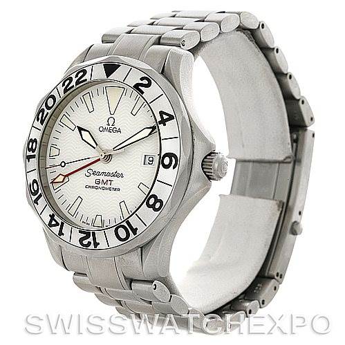 This image shows an Omega Seamaster 2538.20.00 Men
s Stainless Steel White Dial 2538.20.00 Men
s Stainless Steel White Dial GMT watch from a side angle, highlighting the face, bezel, crown, and bracelet.