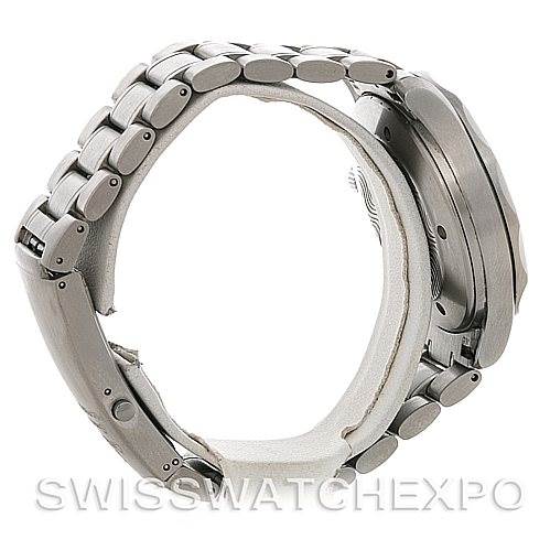 This image shows the side view of an Omega Seamaster 2538.20.00 Men
s Stainless Steel White Dial 2538.20.00 Men
s Stainless Steel White Dial watch, focusing on the bracelet and case.