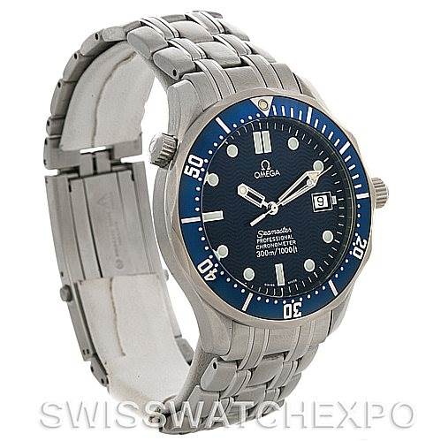 This image shows a side view of the Omega Seamaster 2531.80.00 Men
s Stainless Steel Blue Dial 2531.80.00 Men
s Stainless Steel Blue Dial watch, highlighting the blue dial, bezel, and stainless steel bracelet.