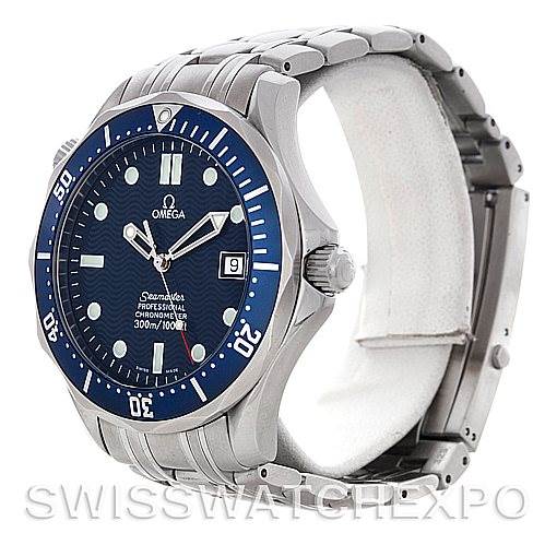 This image shows a side angle view of the Omega Seamaster 2531.80.00 Men
s Stainless Steel Blue Dial 2531.80.00 Men
s Stainless Steel Blue Dial watch, highlighting its blue dial, bezel, bracelet, and crown.