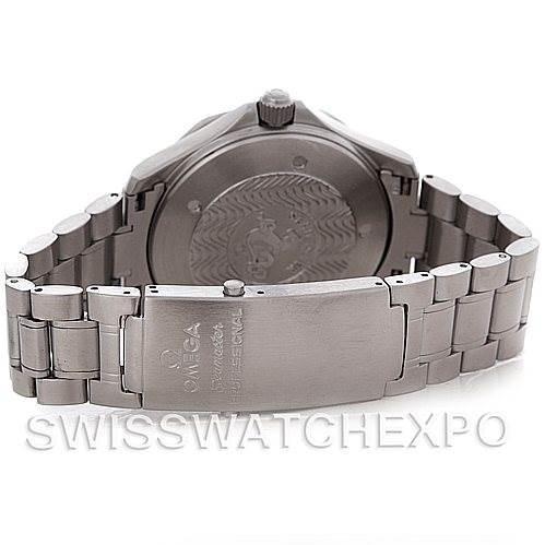 This image shows the back case, clasp, and bracelet of the Omega Seamaster 2538.20.00 Men's Stainless Steel White Dial 2538.20.00 Men's Stainless Steel White Dial watch.