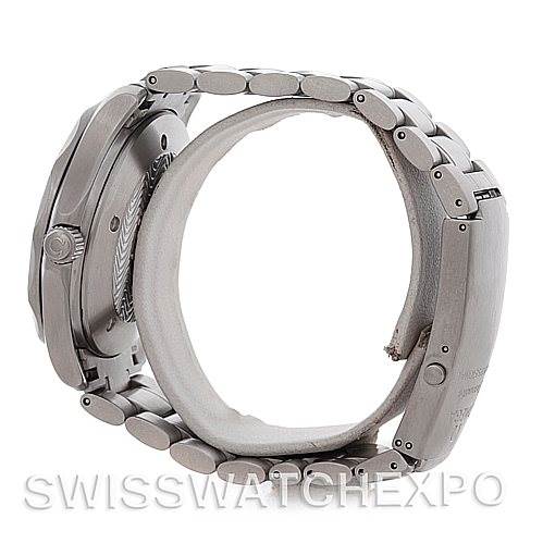 This side view image of the Omega Seamaster 2538.20.00 Men's Stainless Steel White Dial 2538.20.00 Men's Stainless Steel White Dial model showcases the watch case, crown, and metal bracelet.