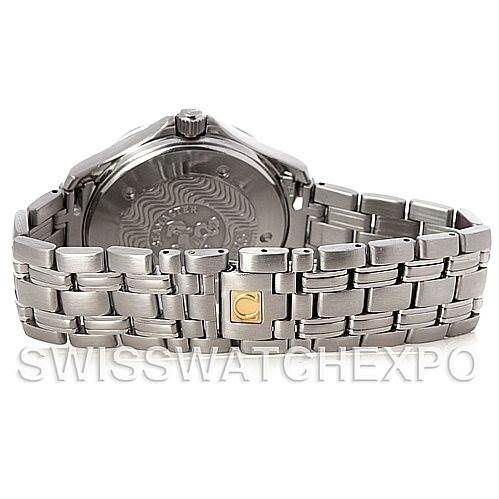 This image shows the back view of an Omega Seamaster 2534.50.00 Men
s Stainless Steel Black Dial 2534.50.00 Men
s Stainless Steel Black Dial watch, focusing on the case back and the stainless steel bracelet.