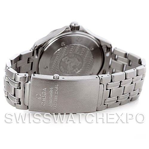 The image shows the back view of an Omega Seamaster 2531.80.00 Men
s Stainless Steel Blue Dial 2531.80.00 Men
s Stainless Steel Blue Dial watch, highlighting its clasp and the engraving on the case back.