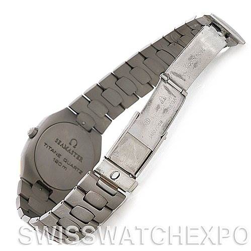 The image shows the back view of an Omega Seamaster 2510.40 Men's Titanium Champagne Dial 2510.40 Men's Titanium Champagne Dial watch, highlighting the bracelet and clasp.