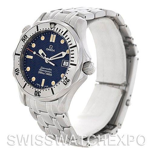 The image shows an Omega Seamaster 2562.80.00 Men
s Stainless Steel Blue Dial 2562.80.00 Men
s Stainless Steel Blue Dial watch from a three-quarter angled view, highlighting its dial, bezel, crown, and stainless steel bracelet.