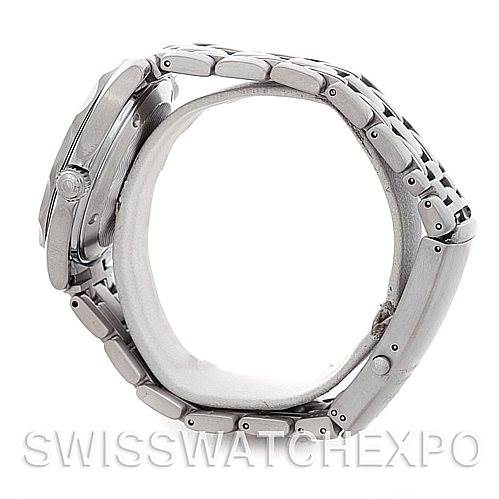 This side view of the Omega Seamaster 2562.80.00 Men
s Stainless Steel Blue Dial 2562.80.00 Men
s Stainless Steel Blue Dial watch shows the closed bracelet and the crown.