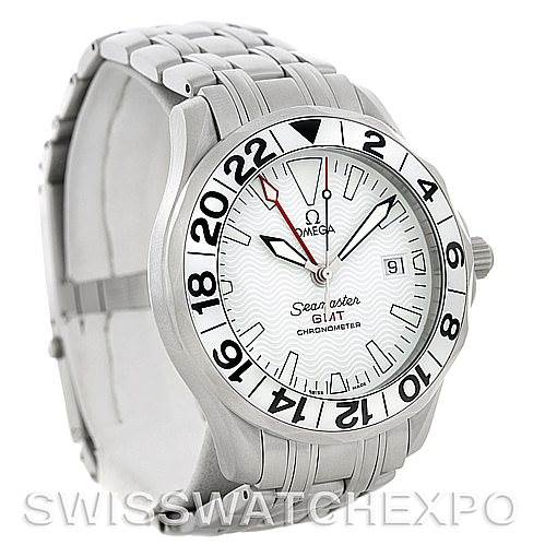 This image shows a front-left angle of the Omega Seamaster 2538.20.00 Men
s Stainless Steel White Dial 2538.20.00 Men
s Stainless Steel White Dial watch, highlighting the dial, bezel, crown, and bracelet.