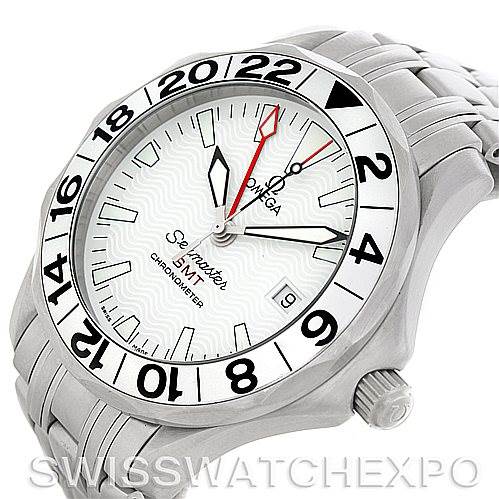 The image shows a front angle of the Omega Seamaster 2538.20.00 Men
s Stainless Steel White Dial 2538.20.00 Men
s Stainless Steel White Dial watch, highlighting its face, bezel, crown, and part of the bracelet.