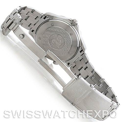 The image shows the back view of an Omega Seamaster 2532.80.00 Men
s Stainless Steel Grey Dial 2532.80.00 Men
s Stainless Steel Grey Dial watch, highlighting the clasp, bracelet, and case back.