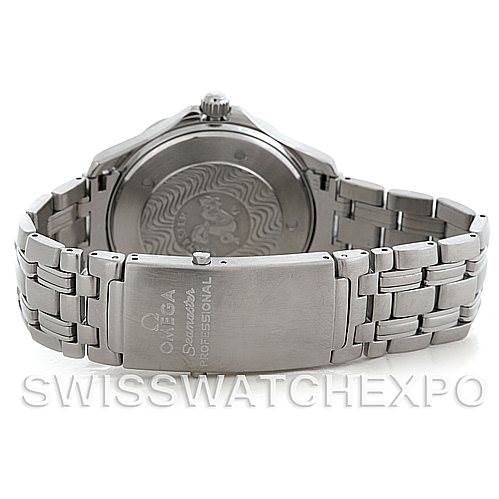 The image shows the back and bracelet of an Omega Seamaster 2532.80.00 Men
s Stainless Steel Grey Dial 2532.80.00 Men
s Stainless Steel Grey Dial watch, highlighting the clasp and case back.
