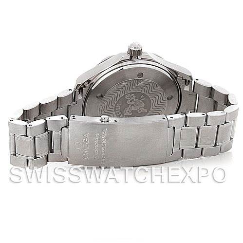 This image shows the back case, clasp, and bracelet of the Omega Seamaster 2254.50.00 Men
s Stainless Steel Black Dial 2254.50.00 Men
s Stainless Steel Black Dial watch at an angle that highlights these components.